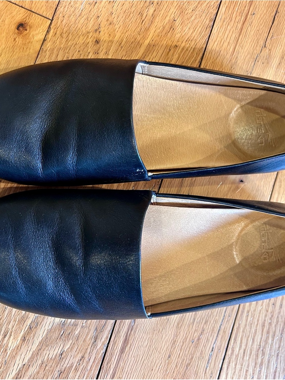 Dansko Larisa Black Leather Flats